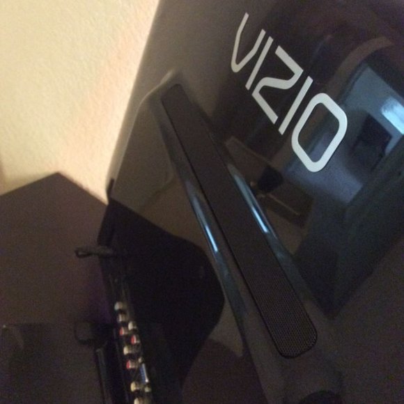 Vizio Tv 23-inch Led-Lcd - Picture 9 of 13